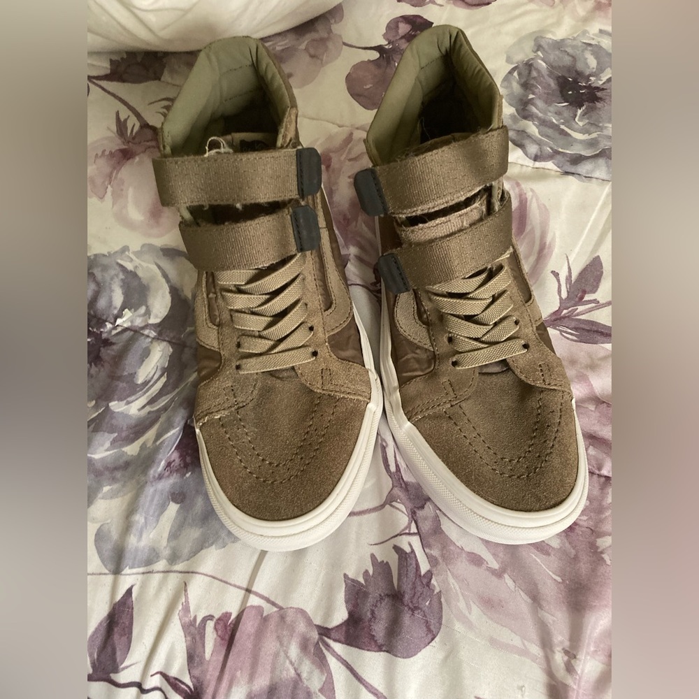 VANS OFF THE WALL/ #1 BEST SKATEBOARDING SHOE IN THE WORLD